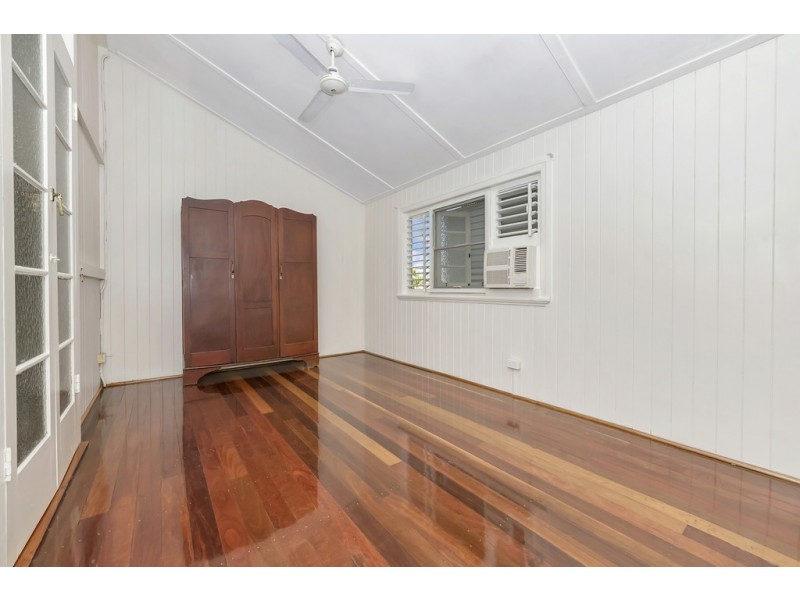 12 Kitchener, Pimlico QLD 4812