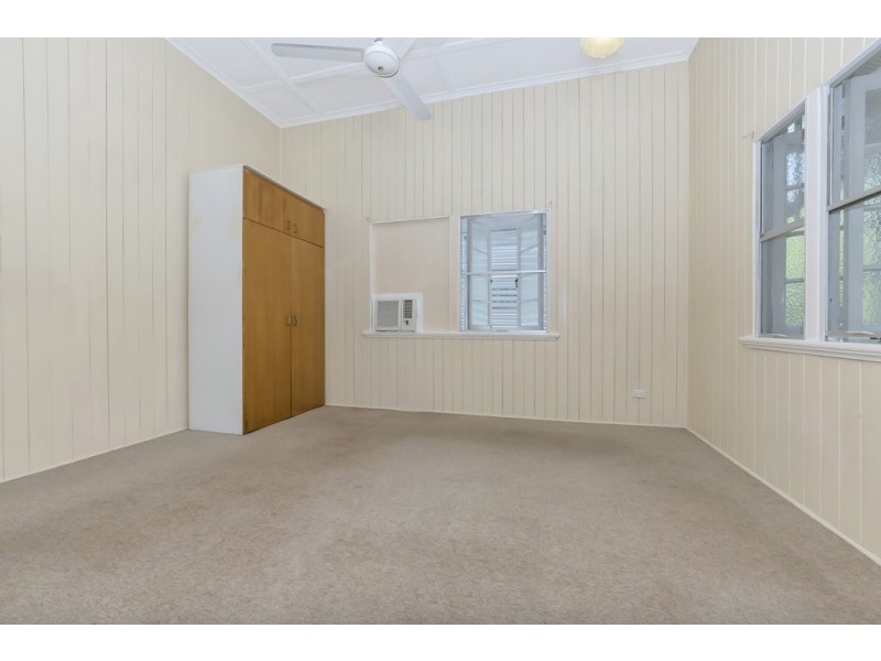 12 Kitchener, Pimlico QLD 4812