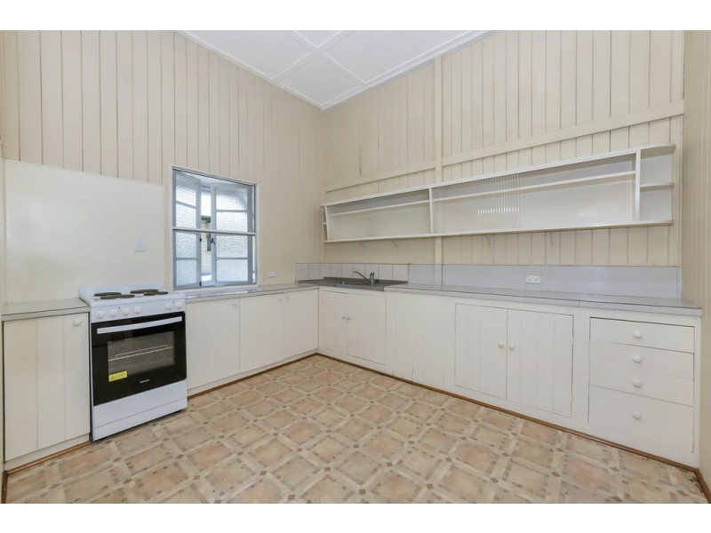 12 Kitchener, Pimlico QLD 4812