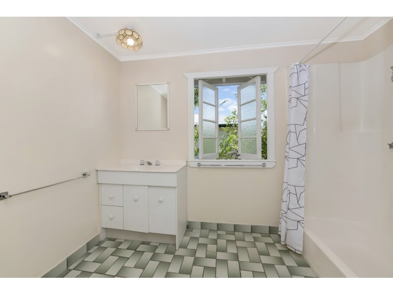 12 Kitchener, Pimlico QLD 4812