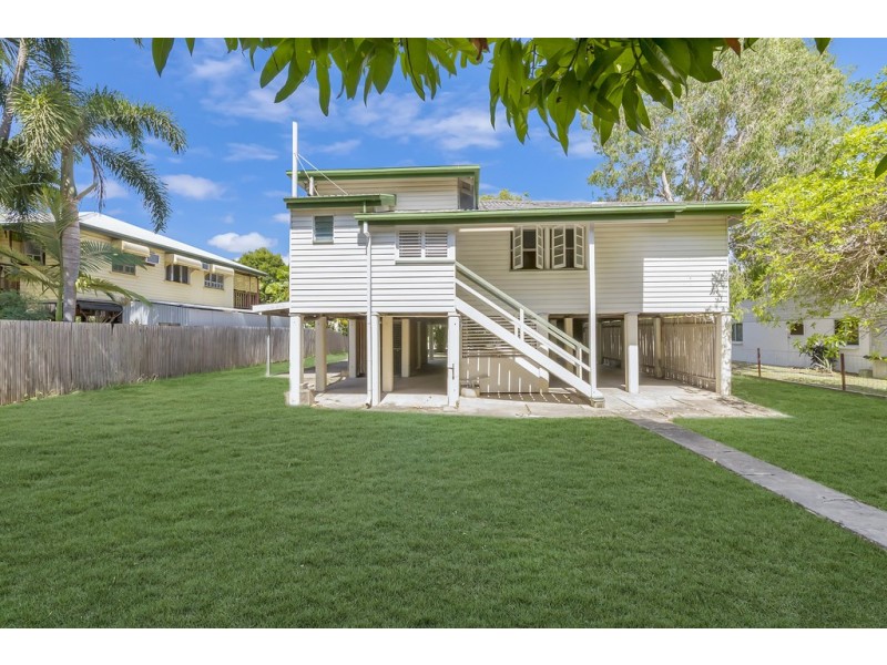 12 Kitchener, Pimlico QLD 4812