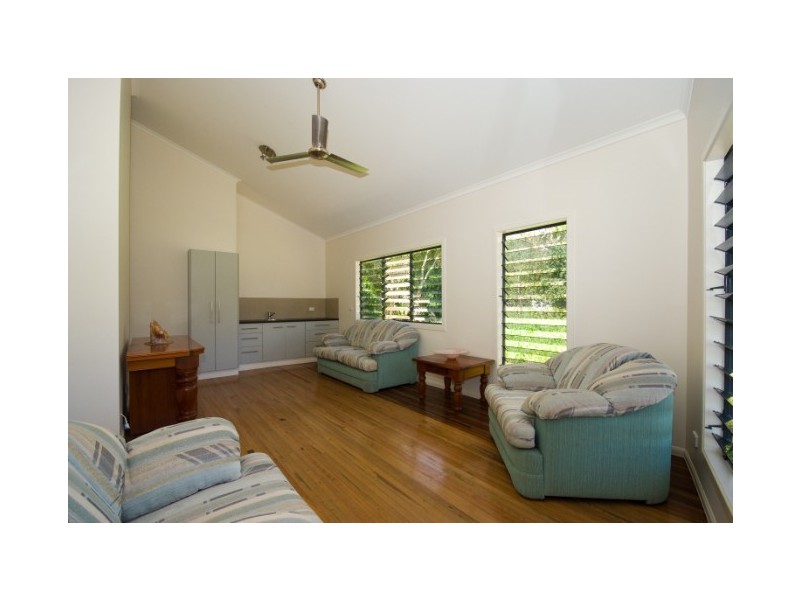 20 Yates Street, Magnetic Island QLD 4819