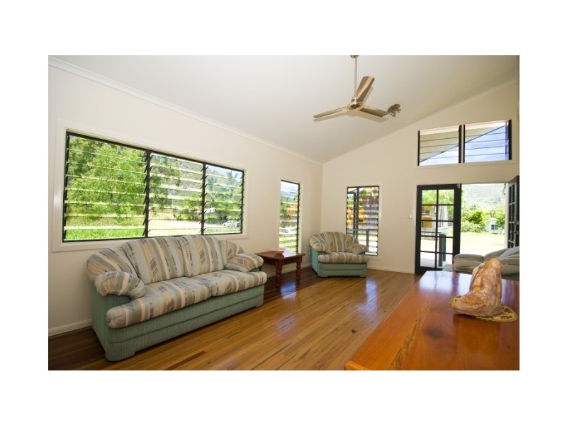 20 Yates Street, Magnetic Island QLD 4819