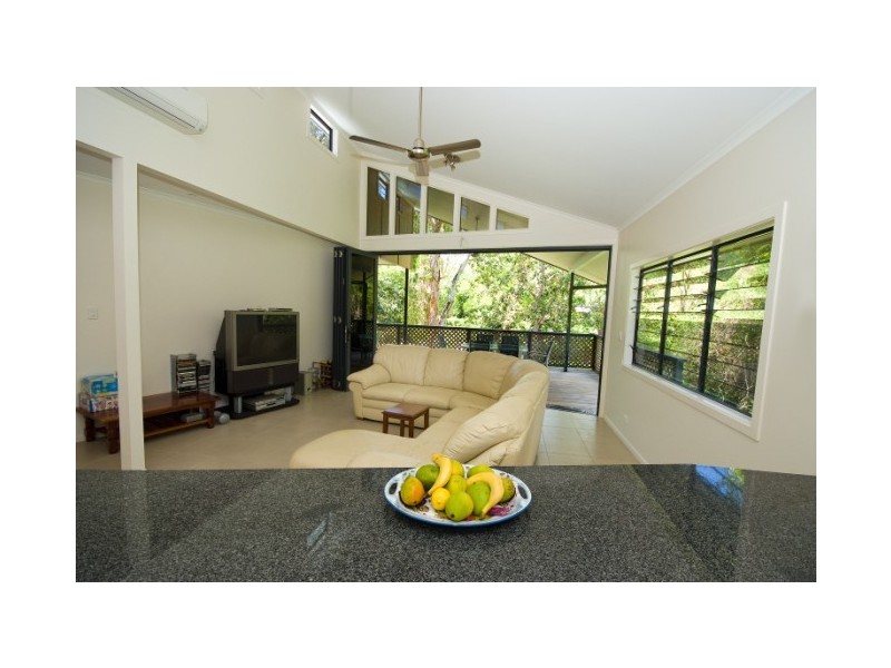 20 Yates Street, Magnetic Island QLD 4819