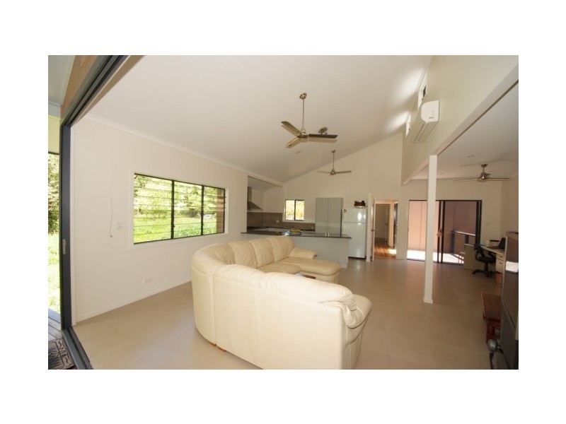 20 Yates Street, Magnetic Island QLD 4819