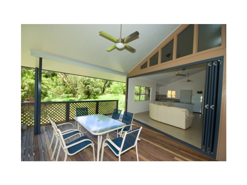 20 Yates Street, Magnetic Island QLD 4819