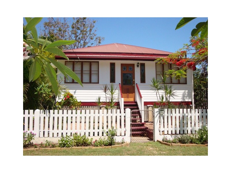 82 Tully Street, South Townsville QLD 4810