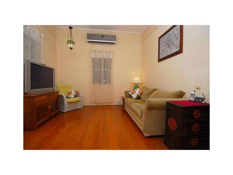 82 Tully Street, South Townsville QLD 4810