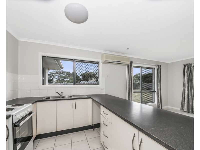 19 Moor Court, Kelso QLD 4815