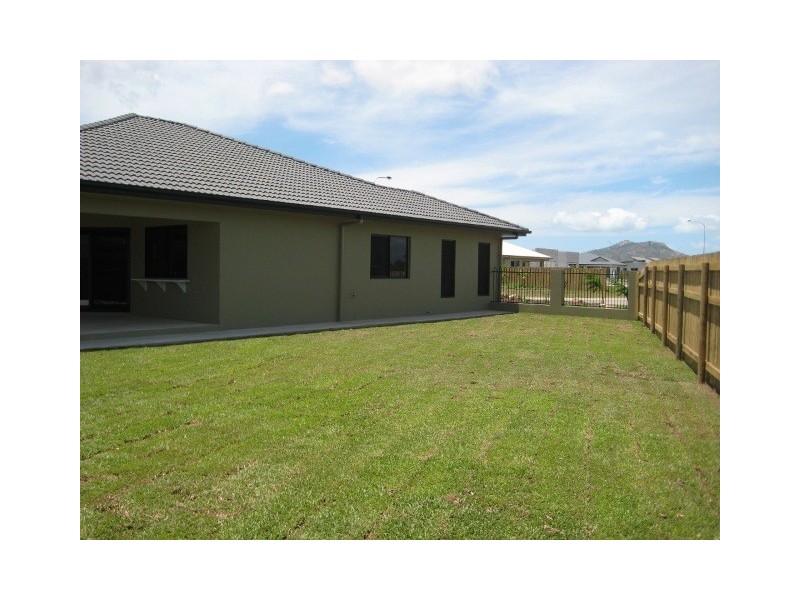 1 Newhaven Place, Idalia QLD 4811