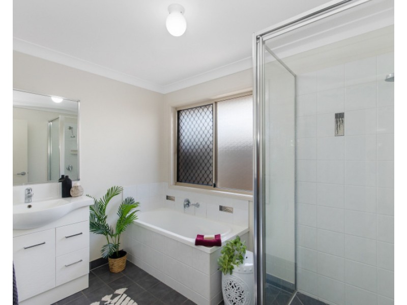 15 Chloe Court, Mount Louisa QLD 4814