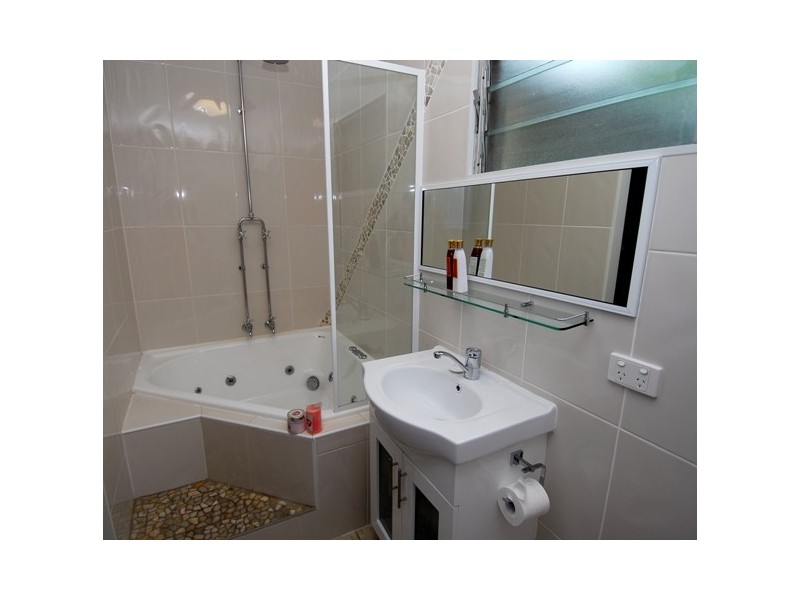 15 Balsam Street, Bushland Beach QLD 4818