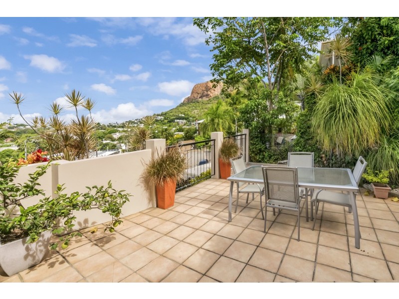 10 Yarrawonga Drive, Castle Hill QLD 4810