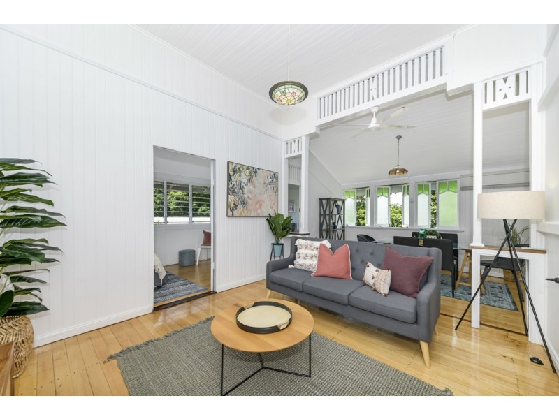 6 Roberts Street, Hermit Park QLD 4812