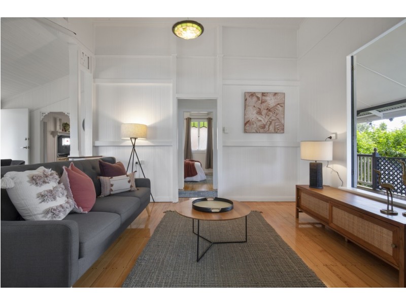 6 Roberts Street, Hermit Park QLD 4812