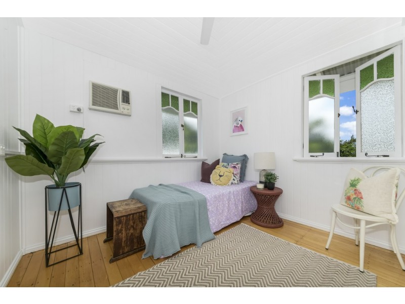 6 Roberts Street, Hermit Park QLD 4812