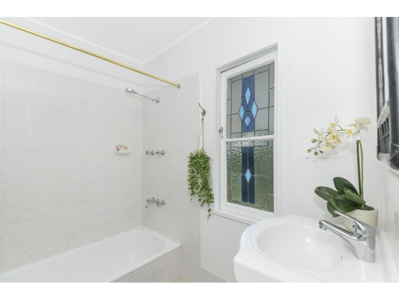 6 Roberts Street, Hermit Park QLD 4812