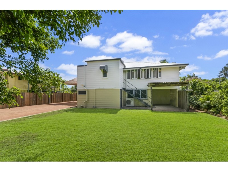 6 Roberts Street, Hermit Park QLD 4812