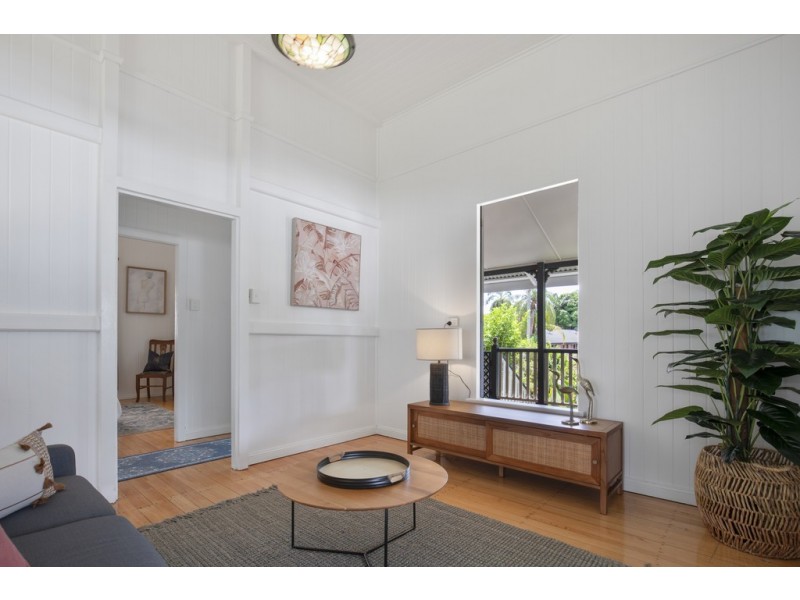 6 Roberts Street, Hermit Park QLD 4812