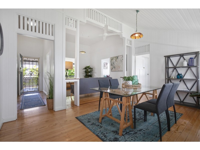 6 Roberts Street, Hermit Park QLD 4812