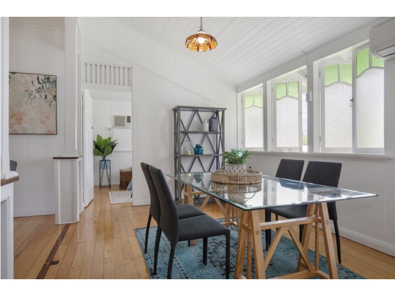 6 Roberts Street, Hermit Park QLD 4812