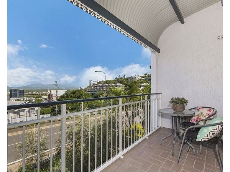 10/29-33 Victoria Street, North Ward QLD 4810