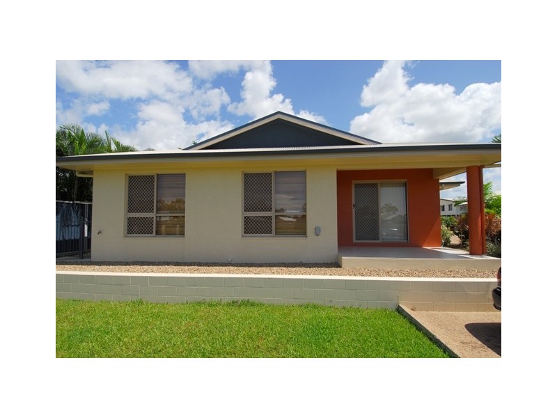 1/96 Gollogly Lane, Rasmussen QLD 4815