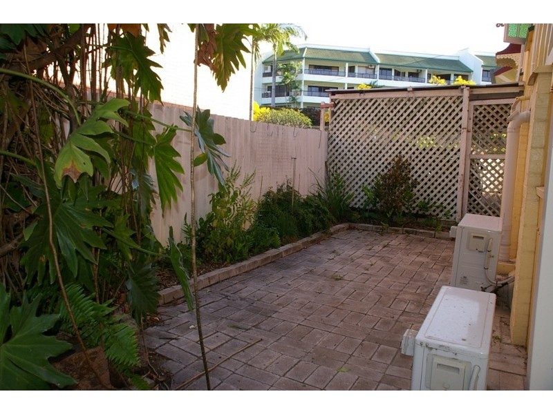 8 Murray Street, North Ward QLD 4810