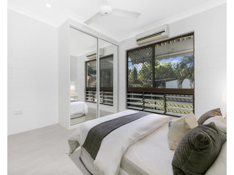 2/11-13 Hughes Street, Hermit Park QLD 4812