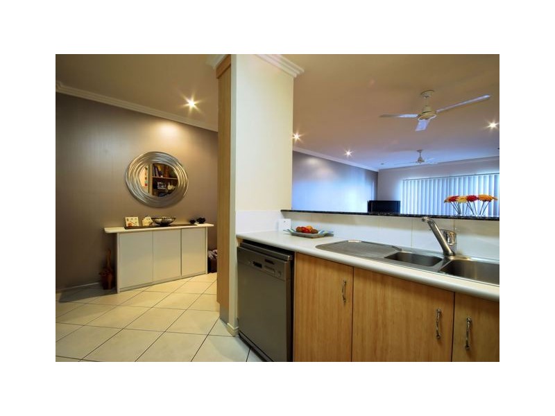 25/18-30 Sir Leslie Thiess Drive, Townsville QLD 4810