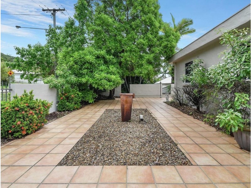 26 Alexandra Street, North Ward QLD 4810