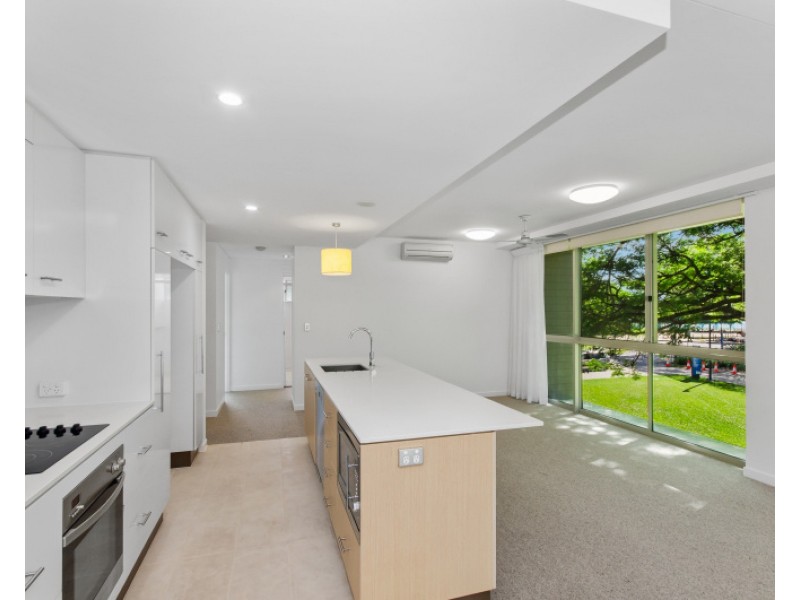 8/1-15 Sporting Drive, Thuringowa Central QLD 4817