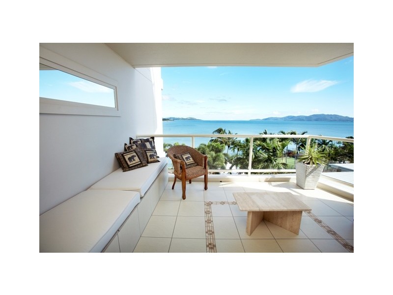 52/7  Mariners Drive, Townsville QLD 4810