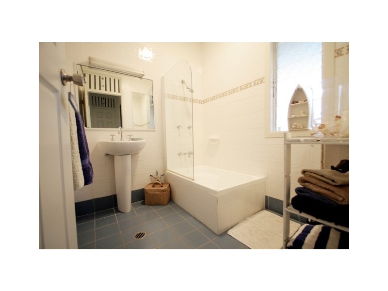 47 Hughes Street, Hermit Park QLD 4812