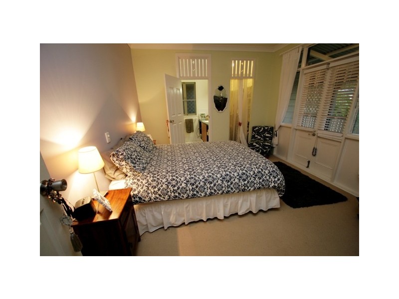 47 Hughes Street, Hermit Park QLD 4812