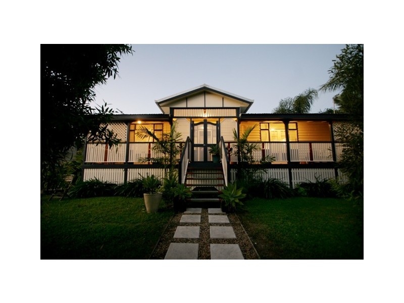 47 Hughes Street, Hermit Park QLD 4812