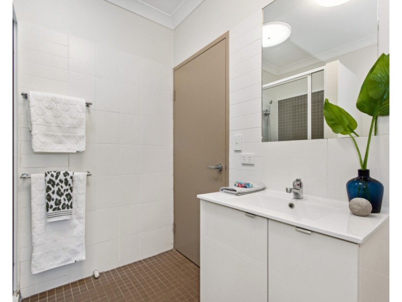 2/42-52 Perkins Street, South Townsville QLD 4810