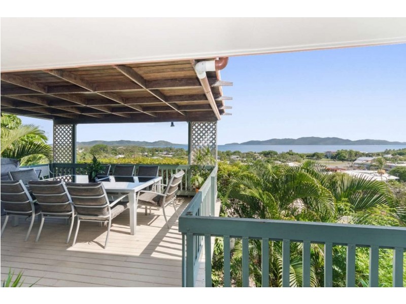 9 Saint James Drive, Belgian Gardens QLD 4810