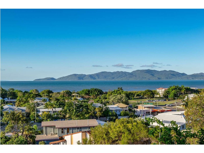 9 Saint James Drive, Belgian Gardens QLD 4810