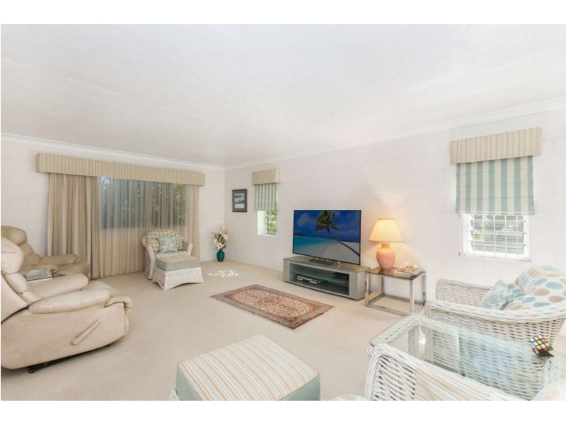 9 Saint James Drive, Belgian Gardens QLD 4810