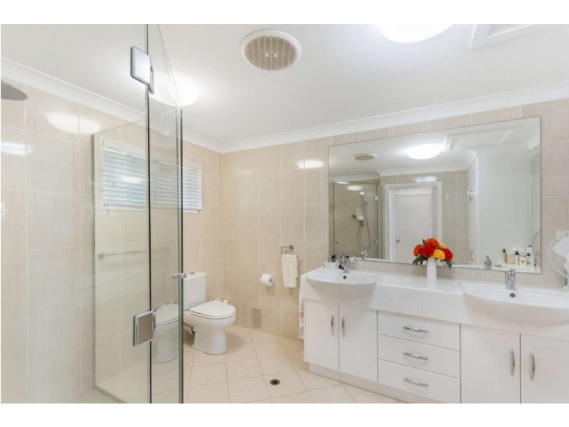 9 Saint James Drive, Belgian Gardens QLD 4810