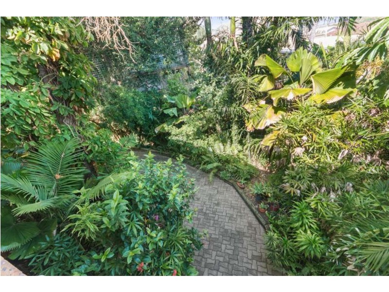 9 Saint James Drive, Belgian Gardens QLD 4810