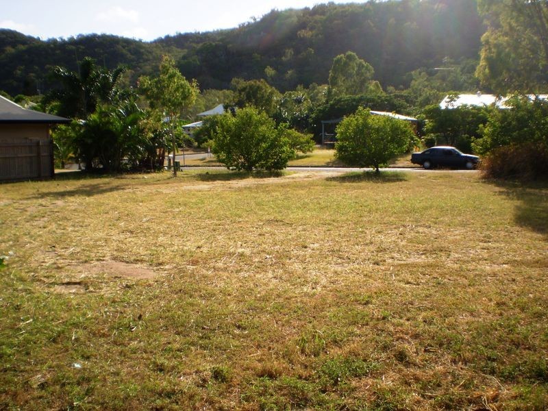 11 Somerset Street, Magnetic Island QLD 4819
