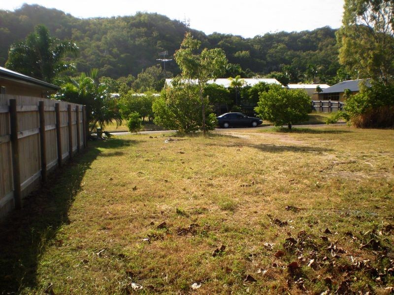 11 Somerset Street, Magnetic Island QLD 4819
