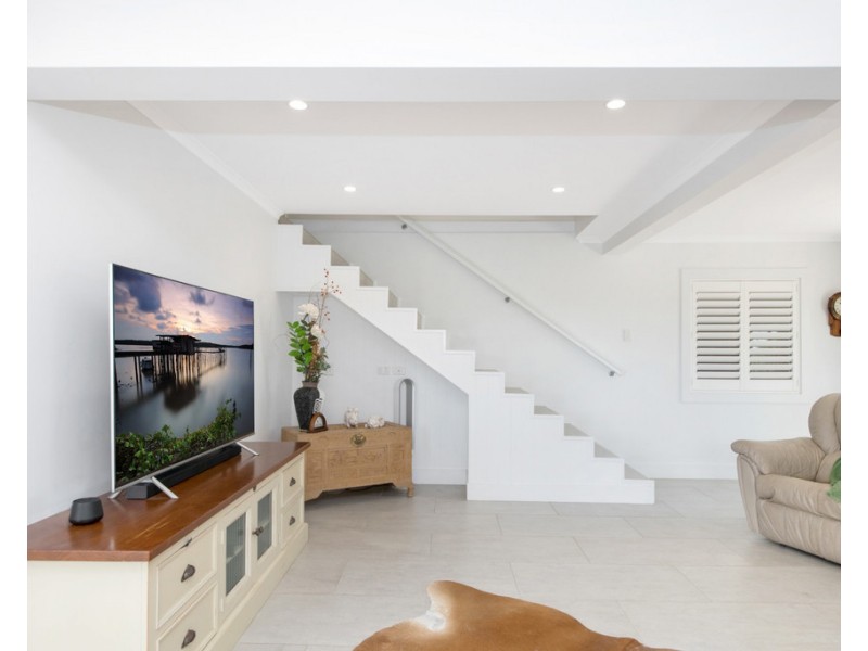 22 Landsborough Street, Castle Hill QLD 4810