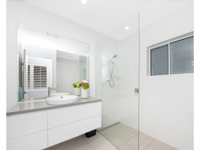 22 Landsborough Street, Castle Hill QLD 4810