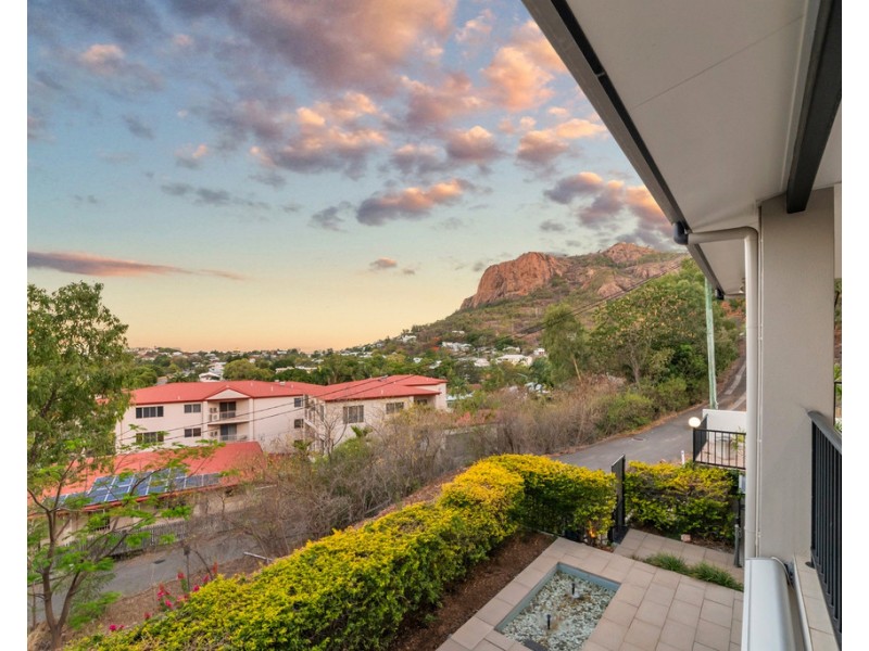 22 Landsborough Street, Castle Hill QLD 4810