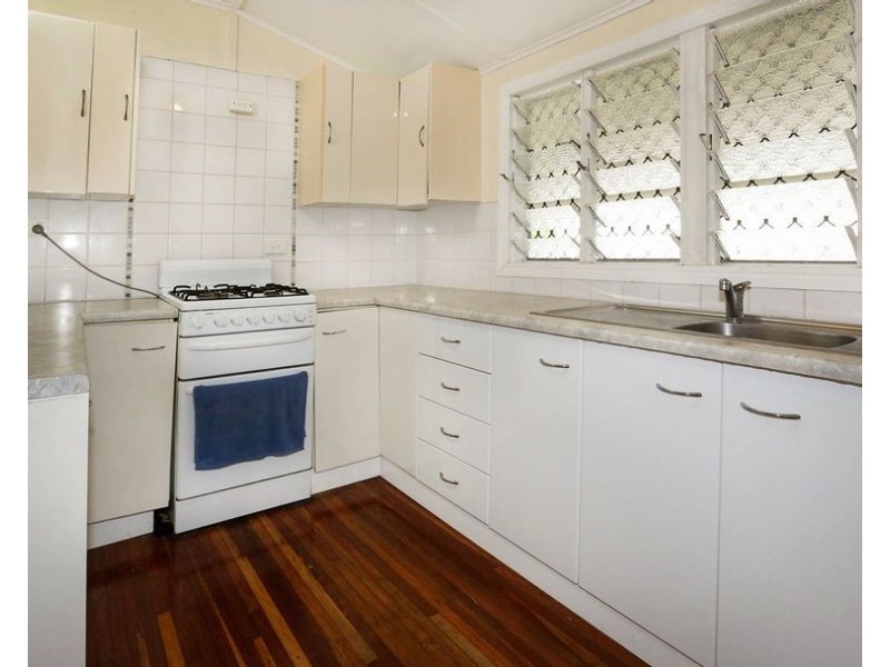 33 Nix Street, West End QLD 4810