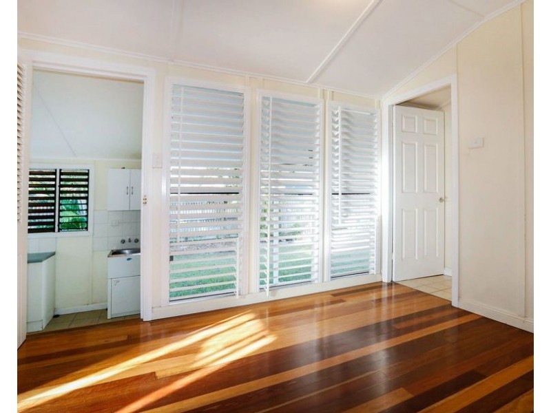 33 Nix Street, West End QLD 4810