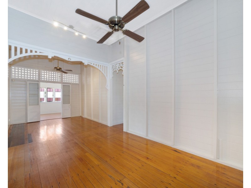 92 Eyre Street, North Ward QLD 4810